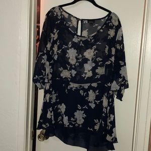 3/4 sleeve top with a really nice shape!